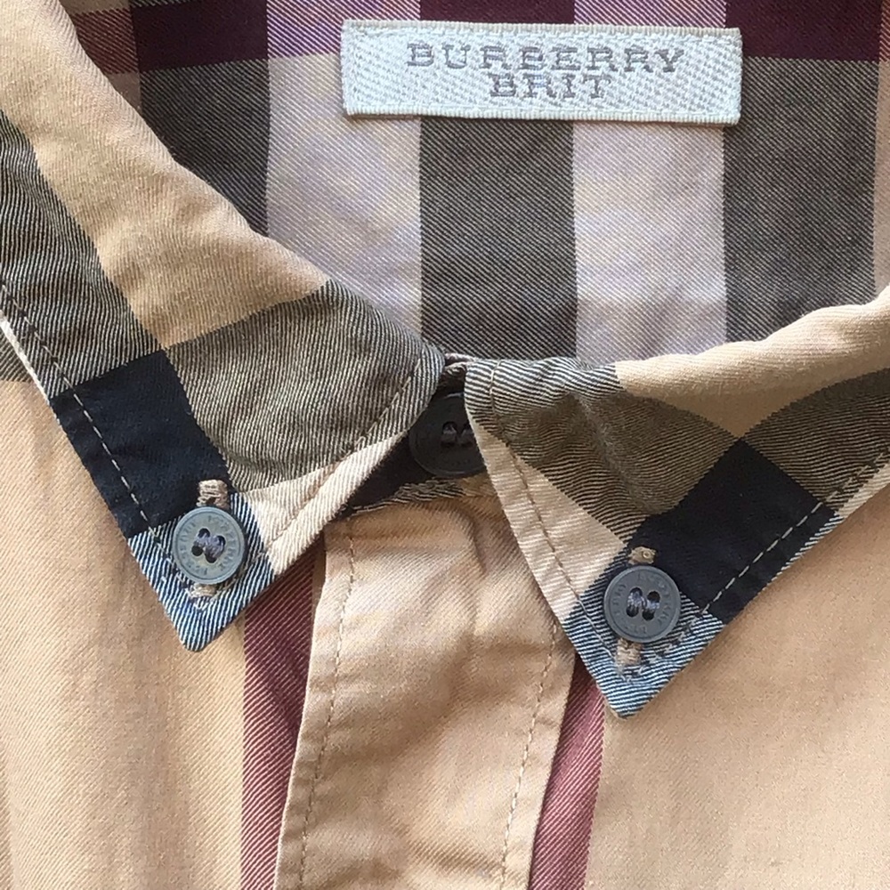 Authentic Burberry 👕 - Picture 4 of 13